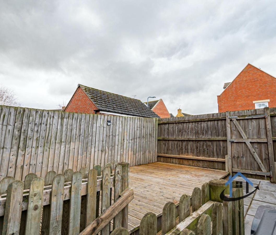 Ironside House, Thrapston King Or Twin Beds, Free Parking, Workspace, Corporates, Sleeps 8 Exterior photo